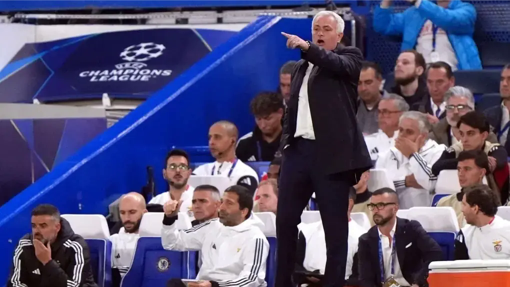 HLV Jose Mourinho '&ocirc;m hận' trong ng&agrave;y trở lại Stamford Bridge
