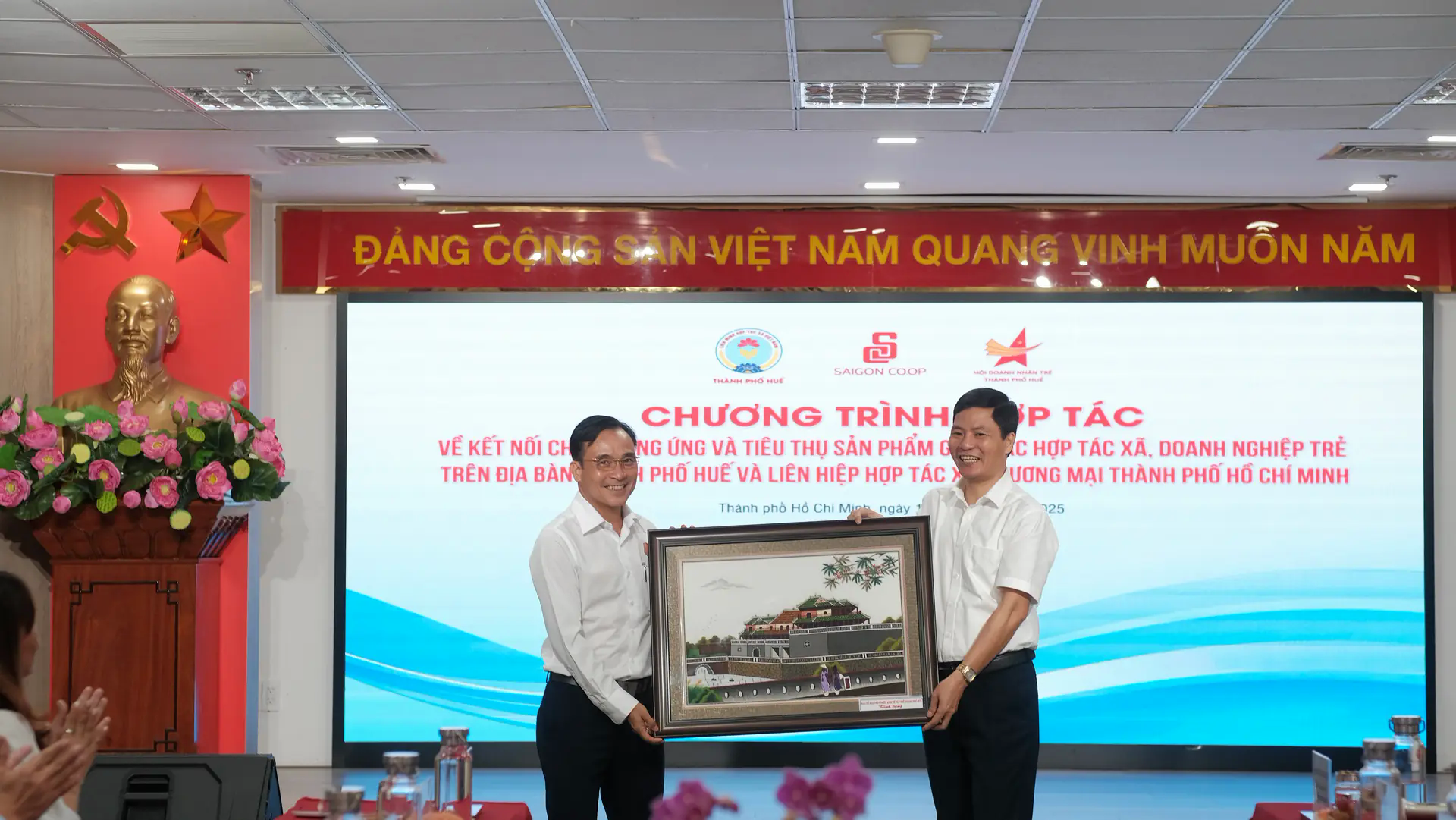 TP.HCM v&agrave; Huế bắt tay đưa h&agrave;ng Việt v&agrave;o chuỗi b&aacute;n lẻ