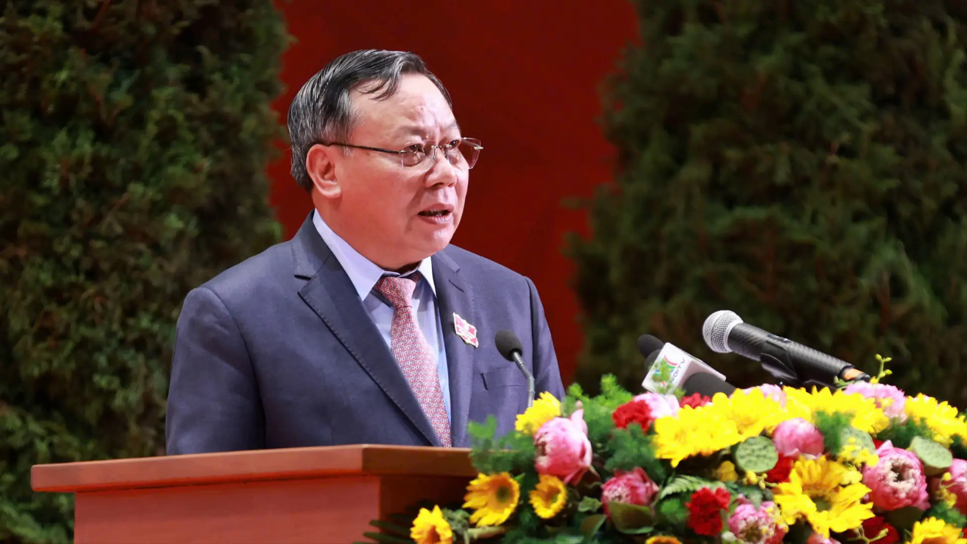 Th&ocirc;ng qua số lượng Ủy vi&ecirc;n BCH Đảng bộ TP H&agrave; Nội kh&oacute;a XVIII