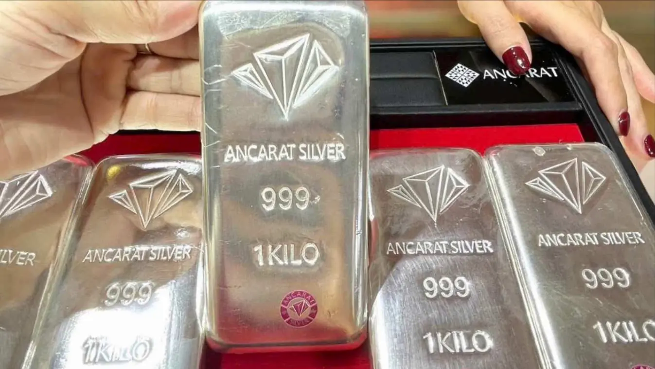 Gi&aacute; bạc lao dốc mạnh sau chuỗi tăng n&oacute;ng