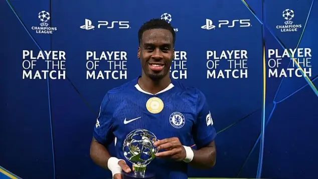 Ng&ocirc;i sao trẻ Chelsea được so s&aacute;nh với Ronaldinho
