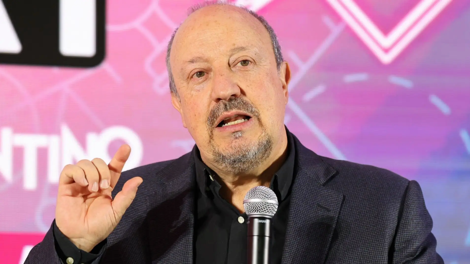 Rafa Benitez đảm nhận c&ocirc;ng việc huấn luyện thứ 17