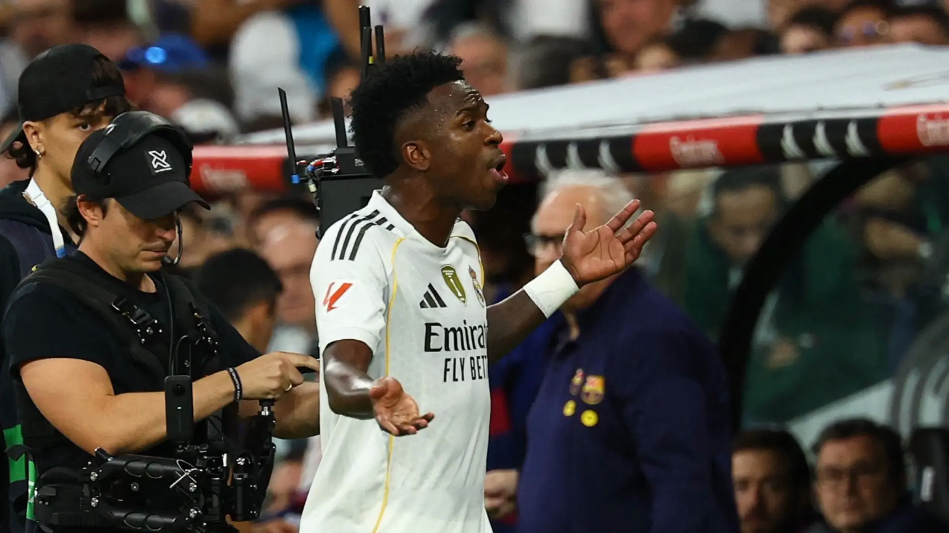Vinicius Jr nghi&ecirc;m t&uacute;c c&acirc;n nhắc rời Real Madrid