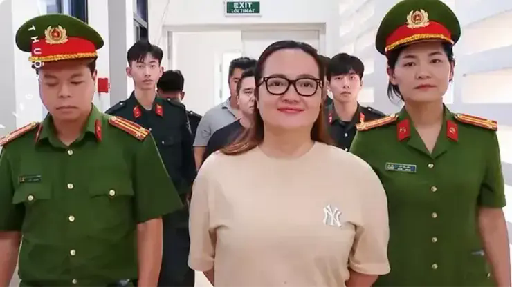 Khởi tố h&igrave;nh sự doanh nh&acirc;n Ho&agrave;ng Hường