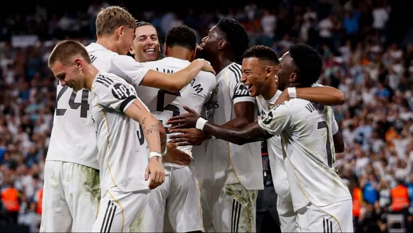 Real Madrid chiếm lại ng&ocirc;i đầu La Liga