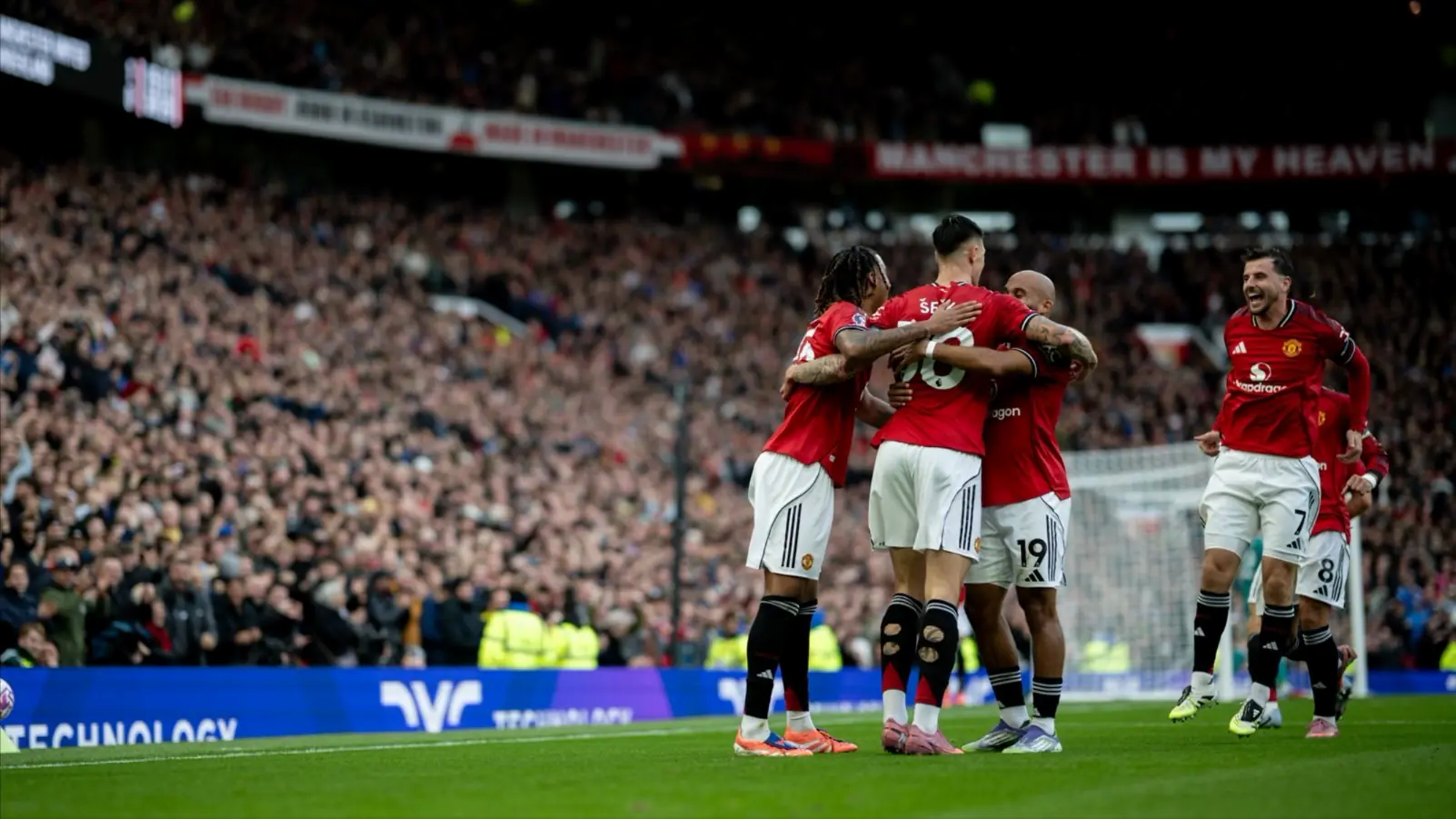 Amorim thắng trận thứ 50 c&ugrave;ng Manchester United