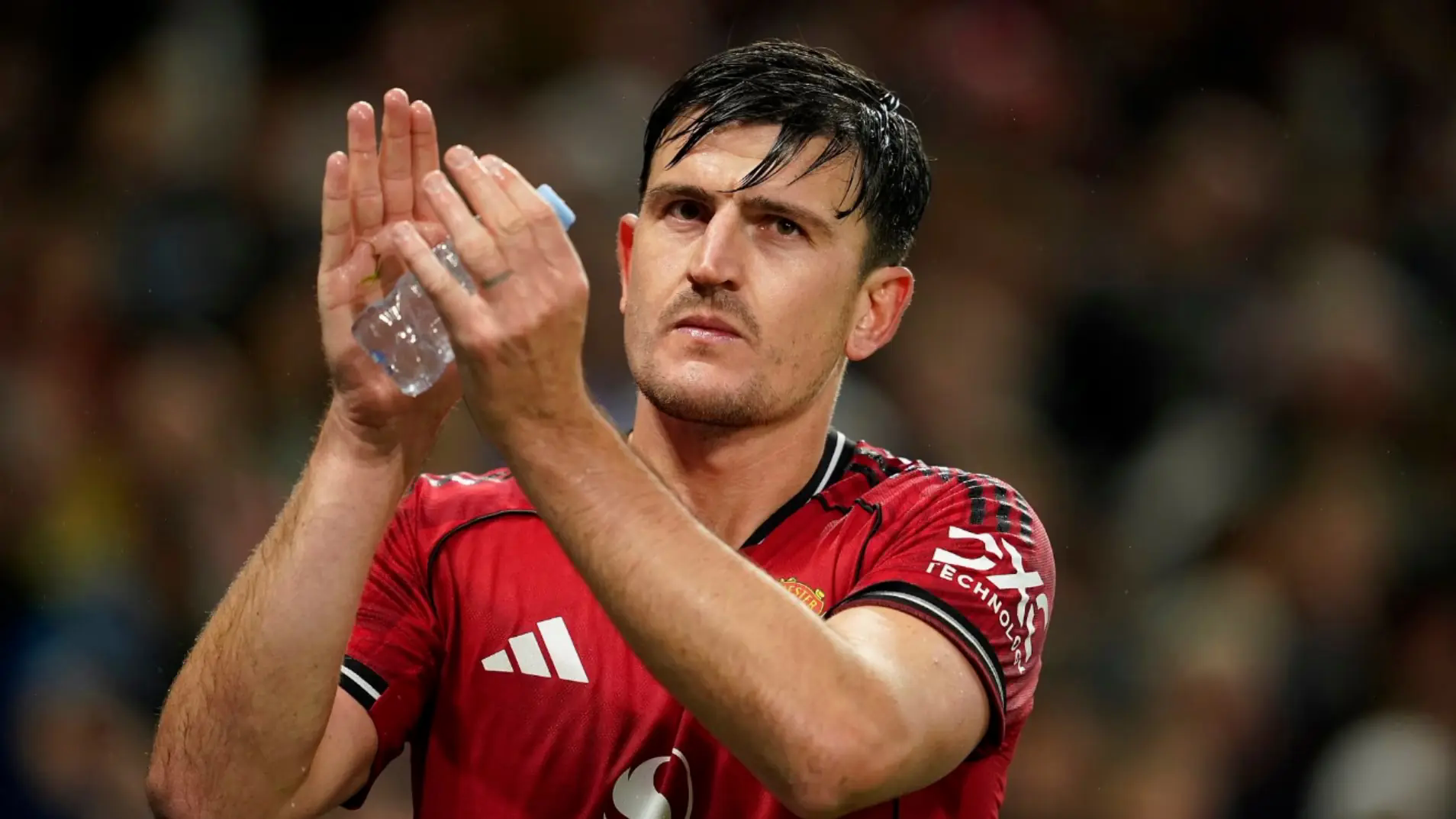Manchester United đ&agrave;m ph&aacute;n gia hạn với Harry Maguire