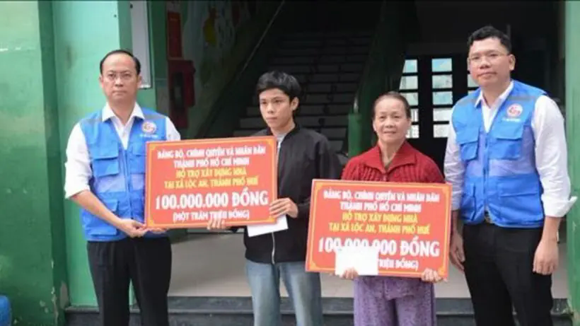 TP Hồ Ch&iacute; Minh hỗ trợ Huế 20 tỷ đồng khắc phục b&atilde;o lũ