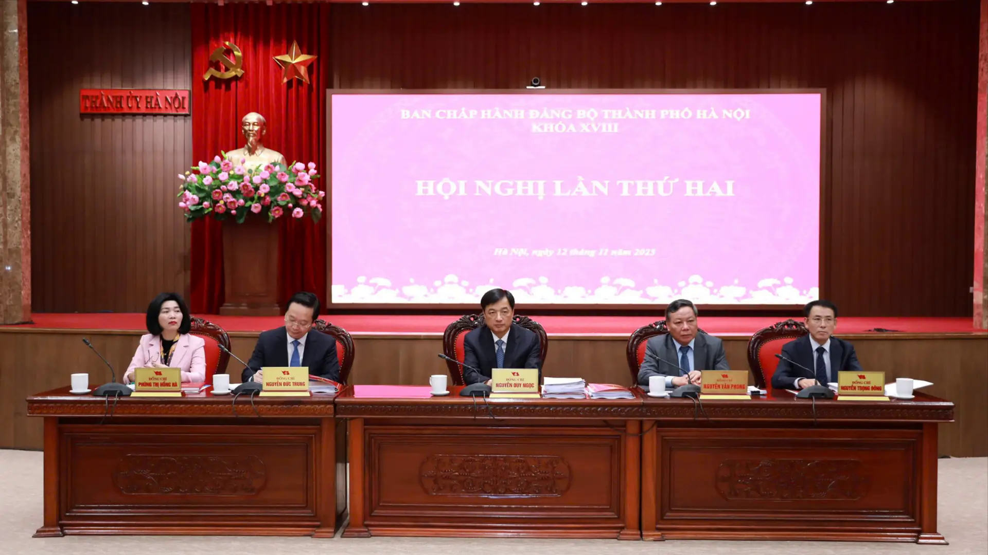Ban chấp h&agrave;nh Đảng bộ Th&agrave;nh phố b&agrave;n Chương tr&igrave;nh c&ocirc;ng t&aacute;c to&agrave;n kho&aacute;