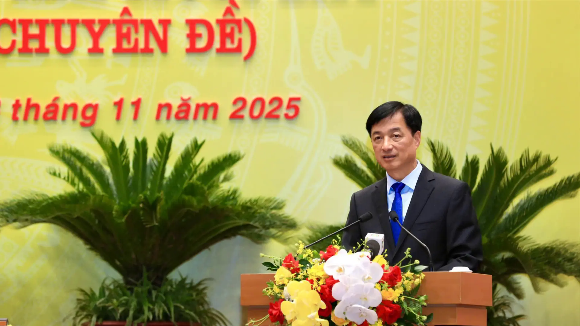 B&iacute; thư Th&agrave;nh ủy: 'Đếm ngược từng ng&agrave;y th&aacute;o gỡ kh&oacute; khăn cho cơ sở'