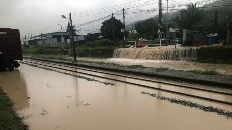 44 t&agrave;u kh&aacute;ch ngừng chạy, 21.000 v&eacute; đ&atilde; ho&agrave;n trả do mưa lũ ở Trung Bộ
