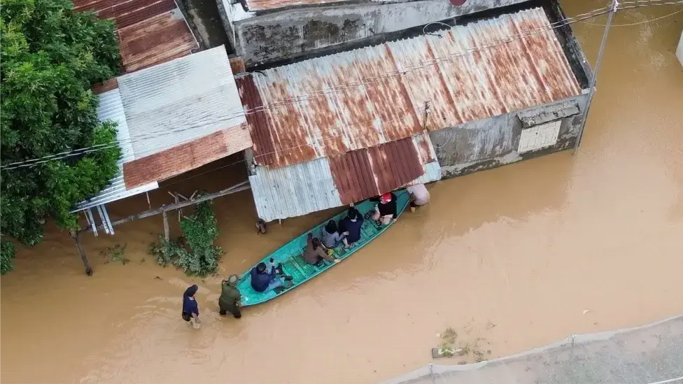 Khi tin giả 't&agrave;n ph&aacute;' niềm tin giữa rốn lũ miền Trung