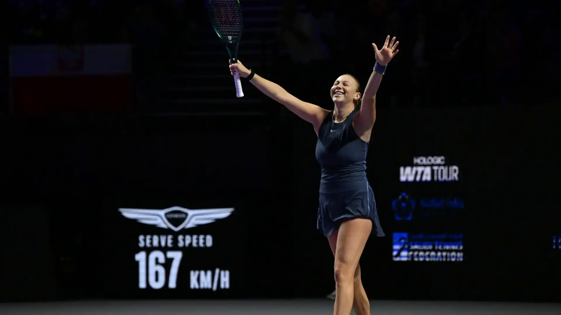 Amanda Anisimova khiến Iga Swiatek dừng bước tại WTA Finals