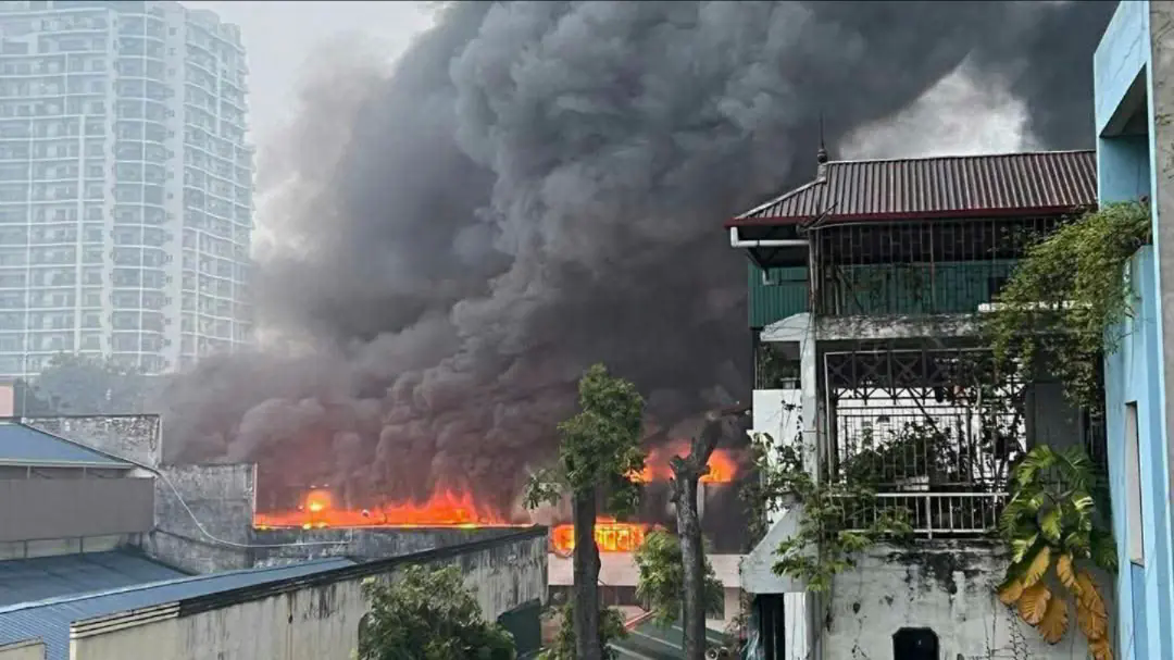 Ch&aacute;y khu h&agrave;nh ch&iacute;nh tầng 3 Nh&agrave; m&aacute;y Bia H&agrave; Nội Habeco