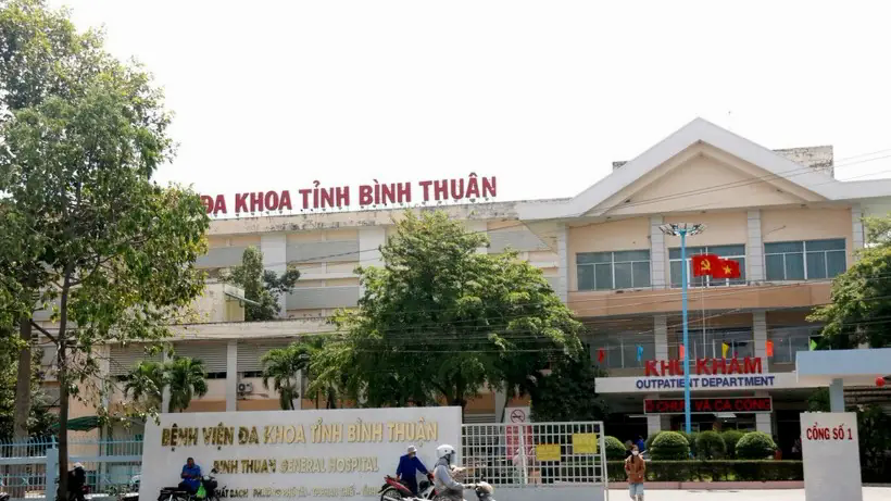 Gần 40 người nhập viện sau khi ăn b&aacute;nh mỳ tại c&ugrave;ng một tiệm
