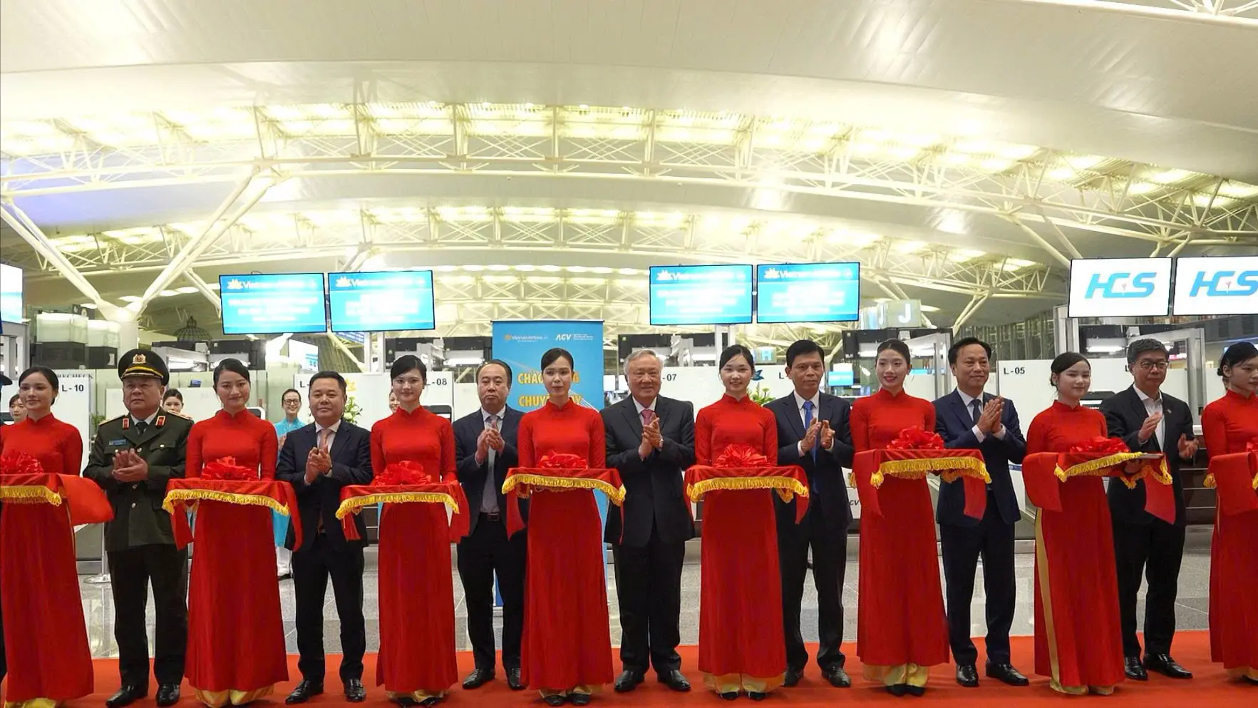 Kh&aacute;nh th&agrave;nh nh&agrave; ga quốc tế T2 Nội B&agrave;i mở rộng