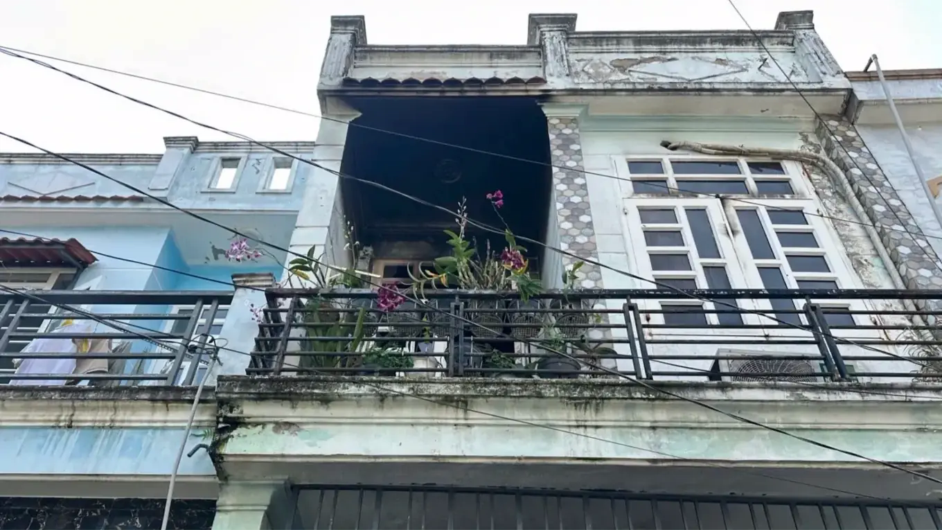 Ch&aacute;y nh&agrave; trong hẻm l&agrave;m b&eacute; g&aacute;i 8 tuổi tử vong