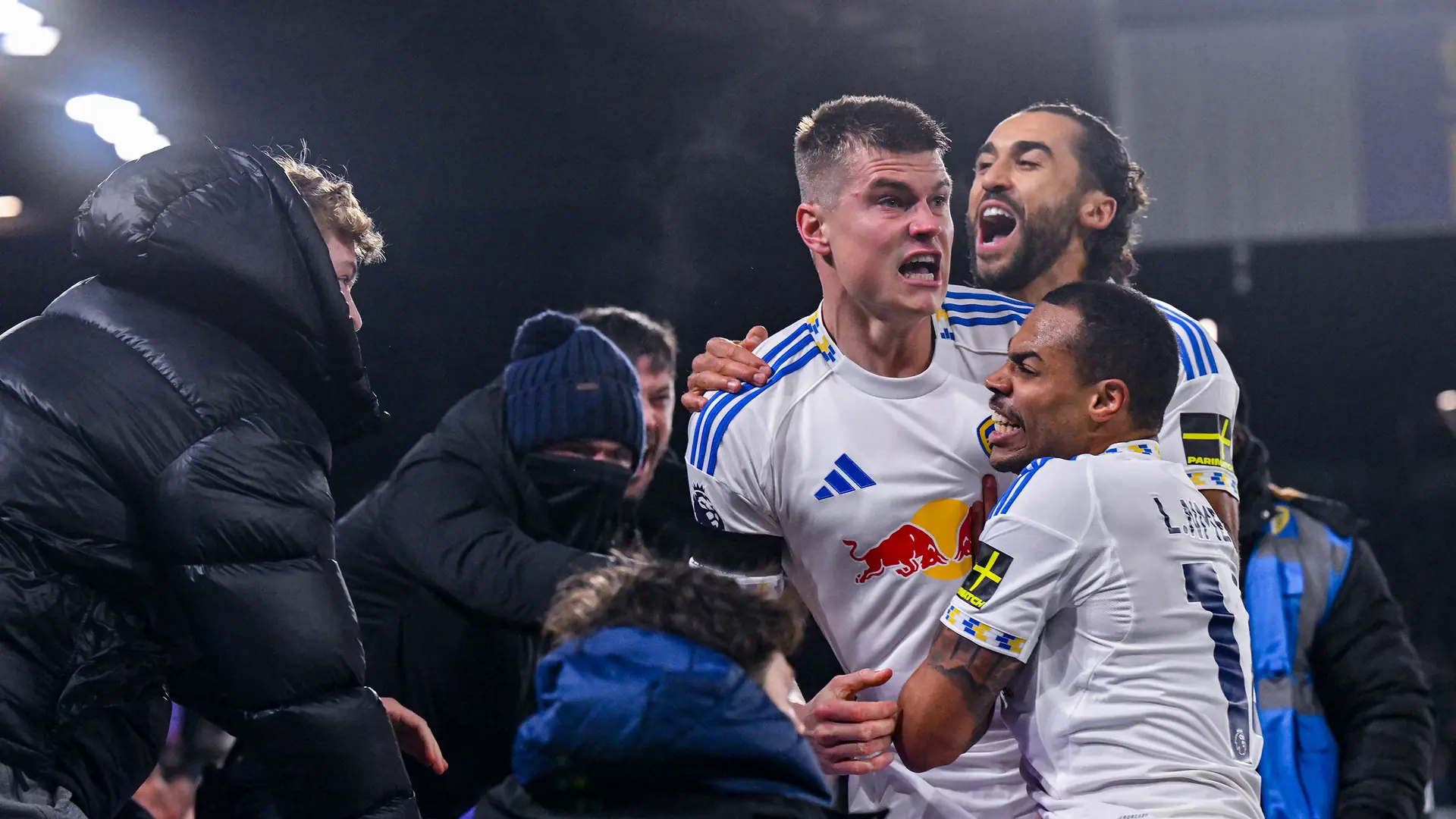 Chelsea nhận thất bại g&acirc;y sốc trước Leeds United