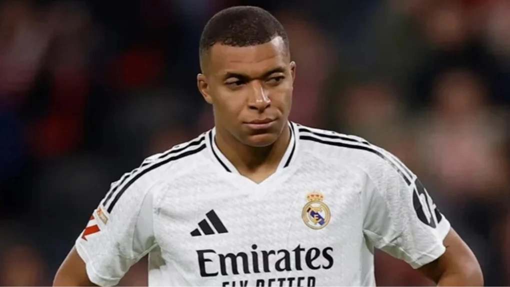 Kylian Mbapp&eacute; nhập viện do vi&ecirc;m dạ d&agrave;y ruột cấp t&iacute;nh