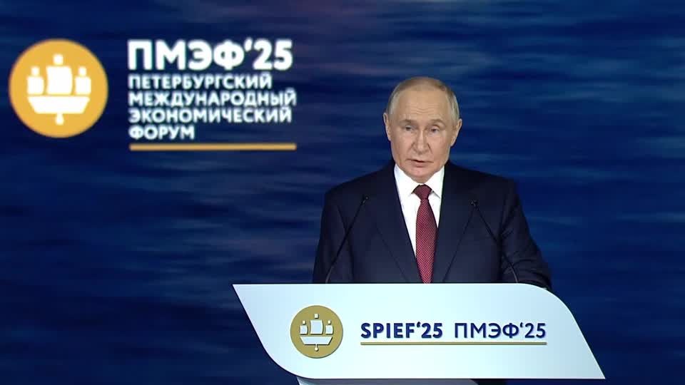 Tuy&ecirc;n bố cứng rắn của Tổng thống Putin tại SPIEF