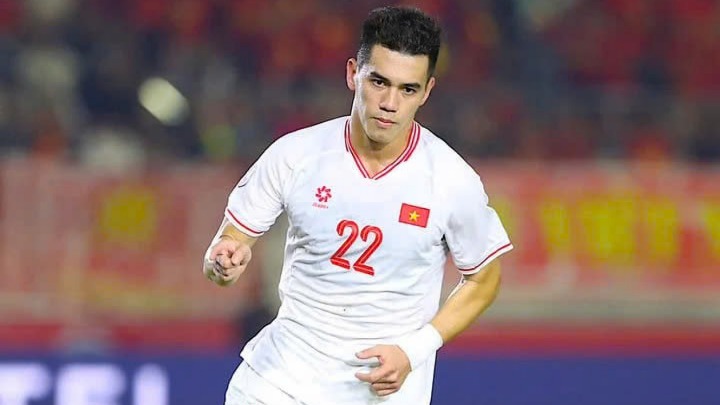 Tiến Linh gi&agrave;nh danh hiệu Vua ph&aacute; lưới V-League 2024/25