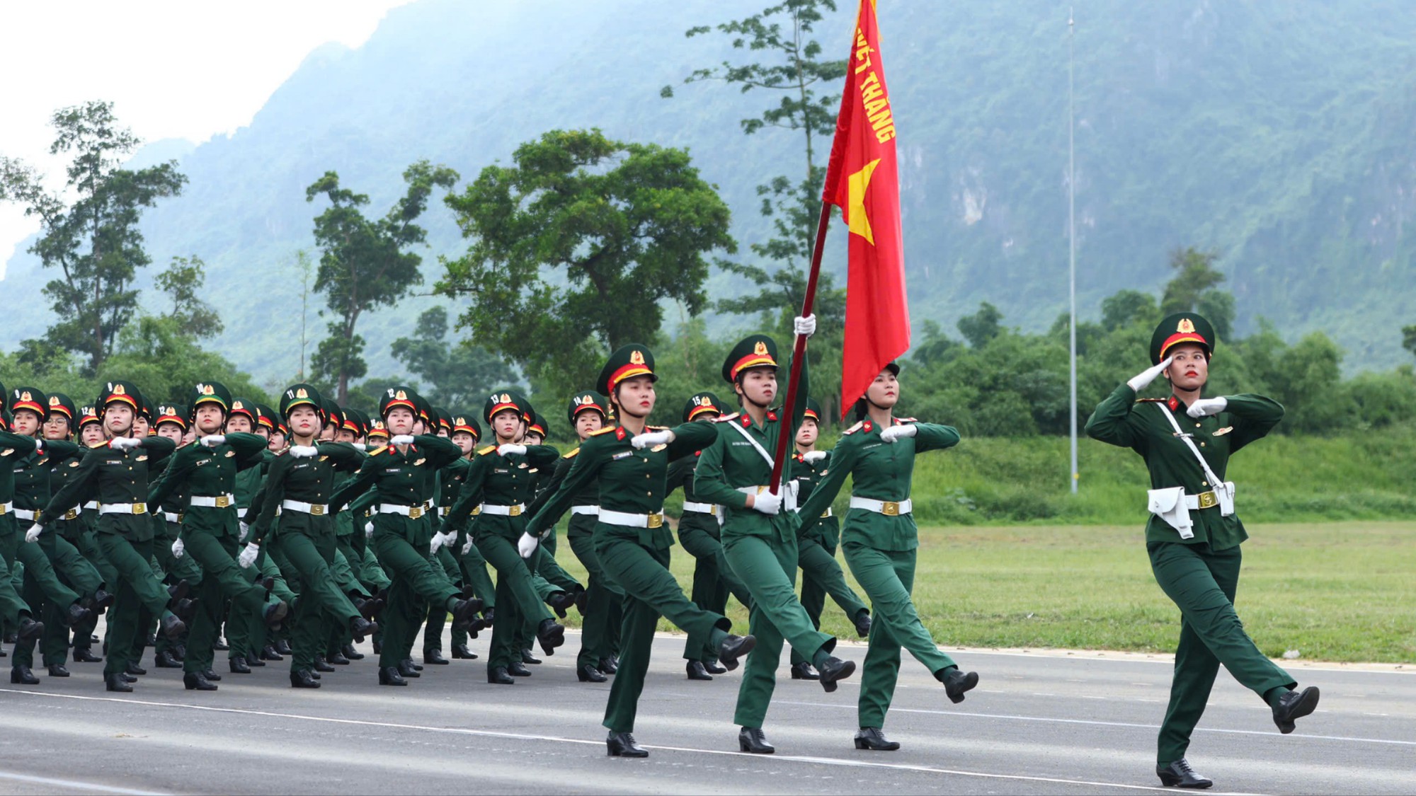 Lực lượng diễu binh sẵn s&agrave;ng tỏa s&aacute;ng trong ng&agrave;y hội lớn
