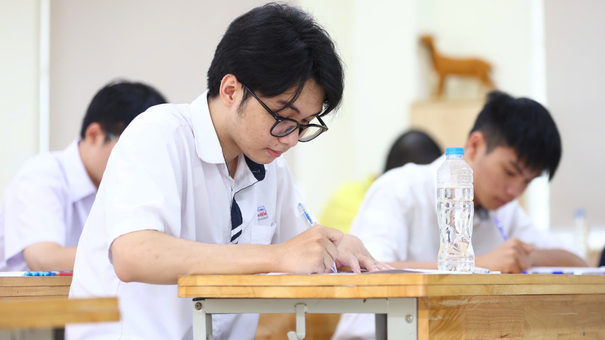 Đề thi ch&iacute;nh thức m&ocirc;n Ngữ văn THPT năm 2025