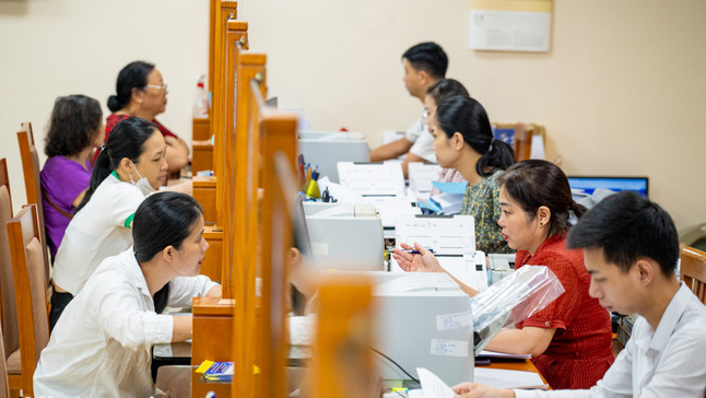 Thủ tướng đ&ocirc;n đốc vận h&agrave;nh m&ocirc; h&igrave;nh ch&iacute;nh quyền địa phương hai cấp th&ocirc;ng suốt