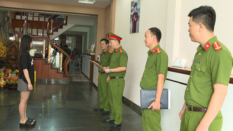 Kh&aacute;m x&eacute;t nh&agrave; 'đại ca giang hồ' Vi 'Ngộ'