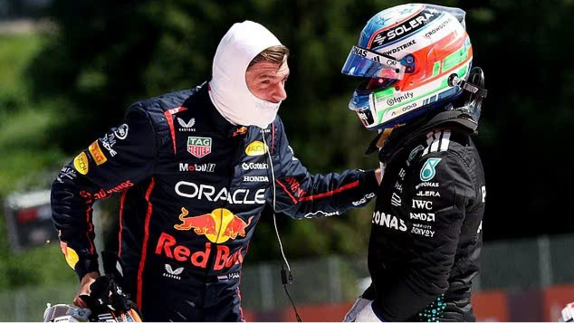 Max Verstappen chỉ tr&iacute;ch đối thủ