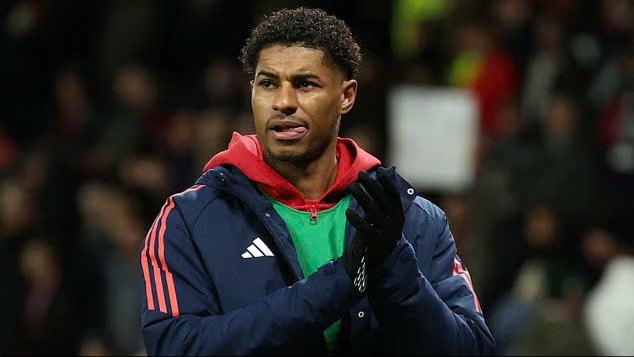Aston Villa từ chối Marcus Rashford