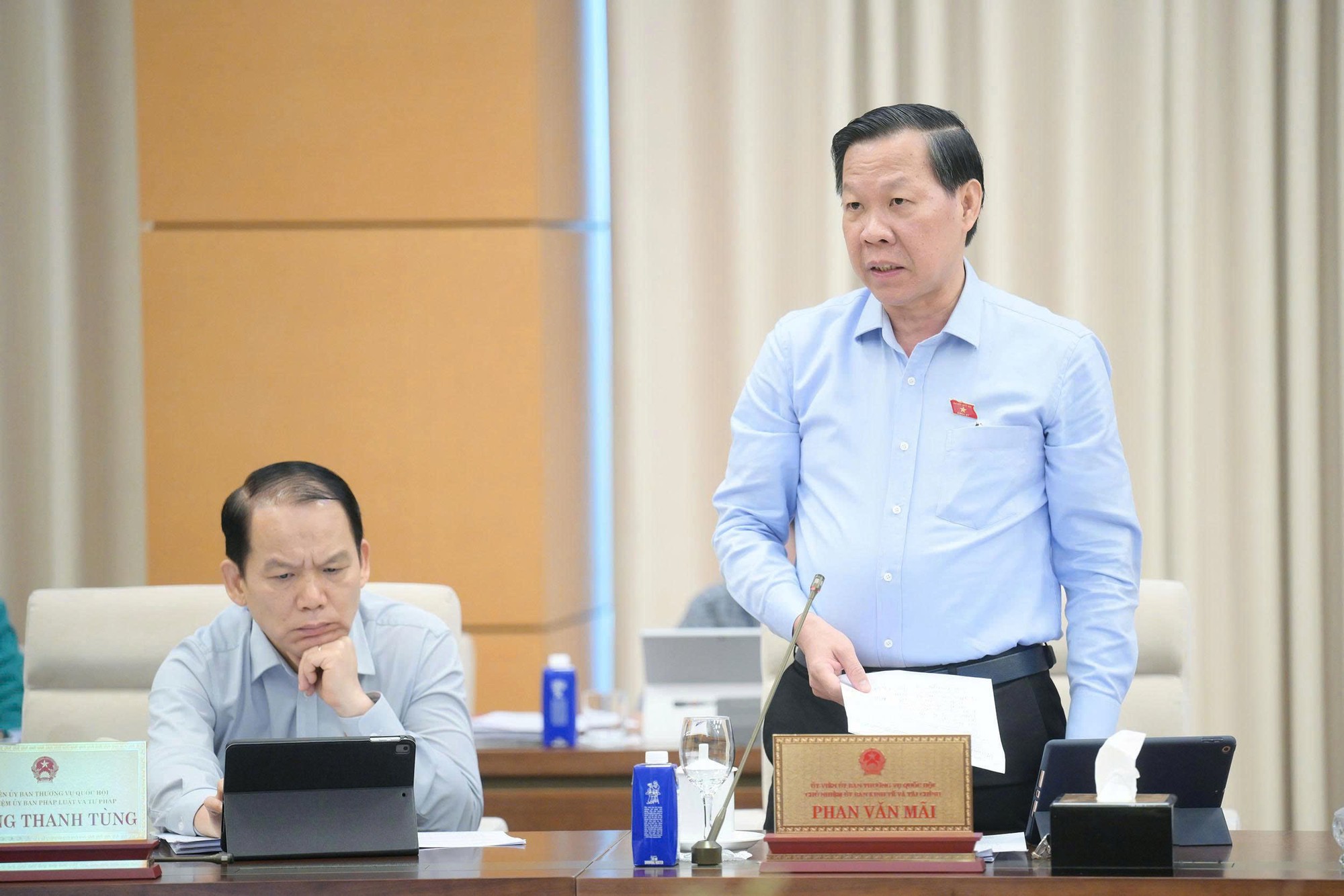 nh&acirc;n lực chất lượng cao