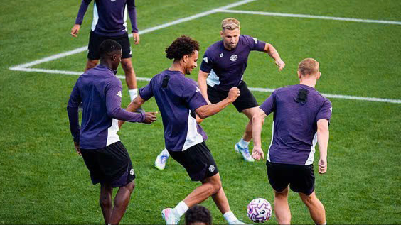 Cận cảnh tuần đầu chuẩn bị m&ugrave;a giải mới của Man United
