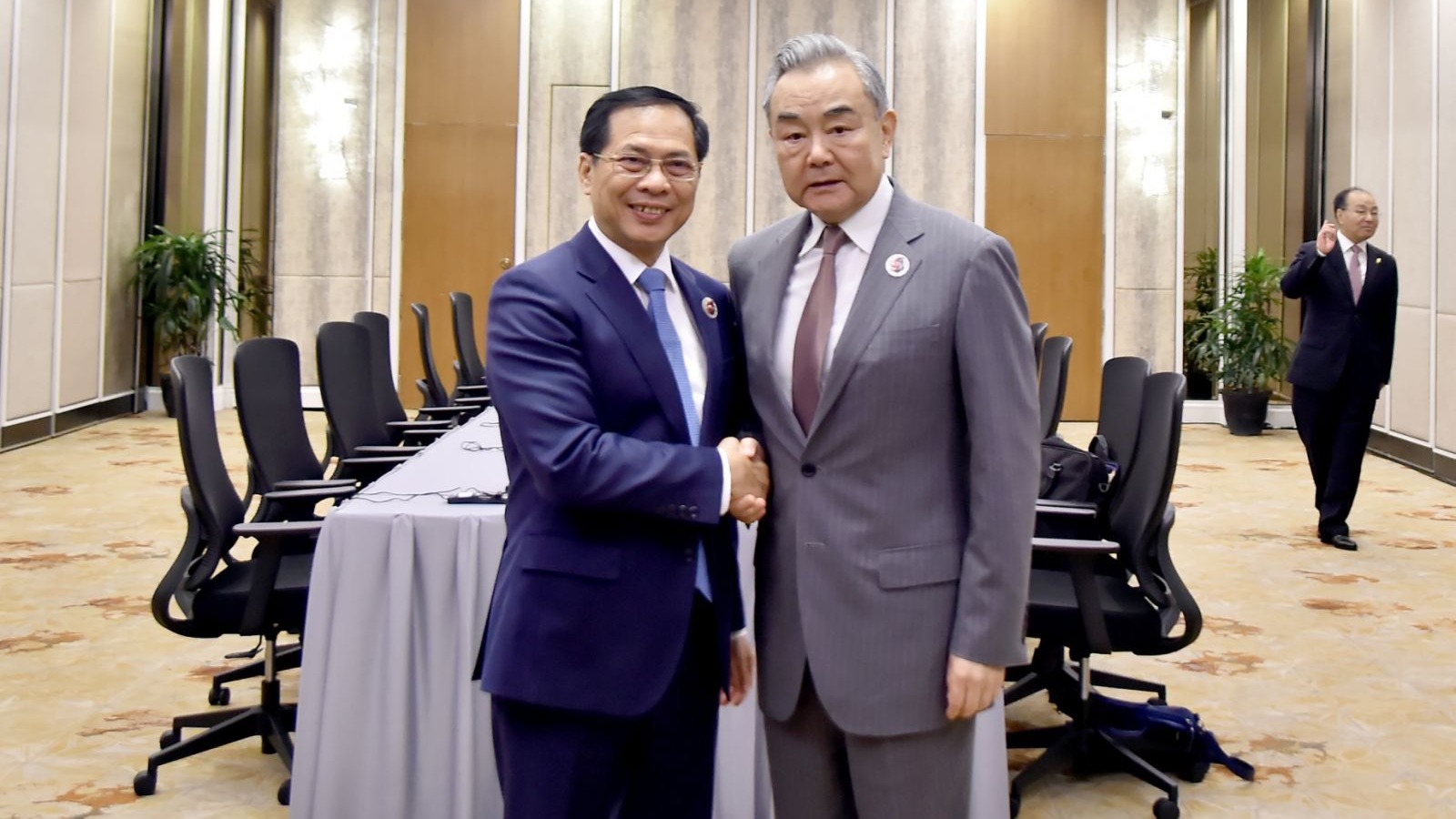 Trung Quốc ch&uacute;c mừng Việt Nam triển khai th&agrave;nh c&ocirc;ng tinh gọn bộ m&aacute;y