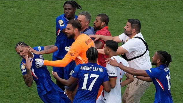 H&igrave;nh ảnh xấu x&iacute; tại chung kết FIFA Club World Cup