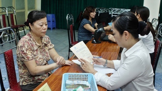 Thủ tục nhận trợ cấp hưu tr&iacute; x&atilde; hội với người tr&ecirc;n 75 tuổi