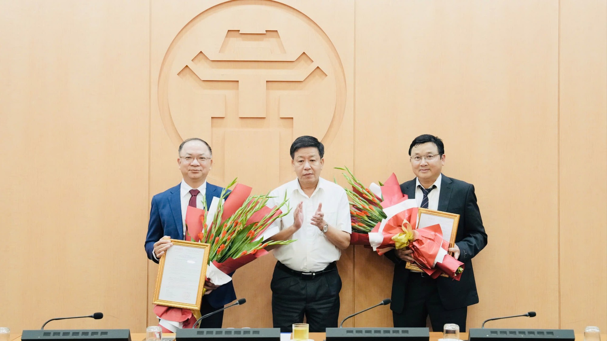 H&agrave; Nội bổ nhiệm Ph&oacute; Ch&aacute;nh Văn ph&ograve;ng UBND th&agrave;nh phố