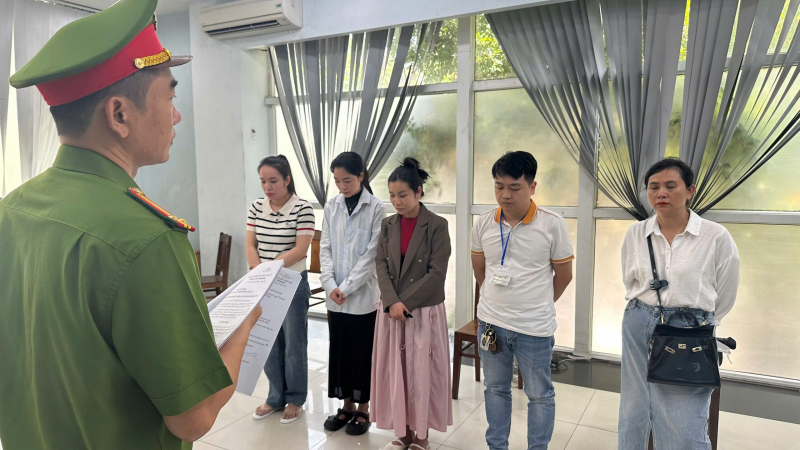 Khởi tố vụ &aacute;n b&aacute;c sĩ 'rởm' moi tiền bệnh nh&acirc;n
