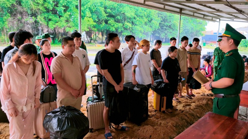Ph&aacute;t hiện 6 đối tượng nguy hiểm khi tiếp nhận từ Campuchia