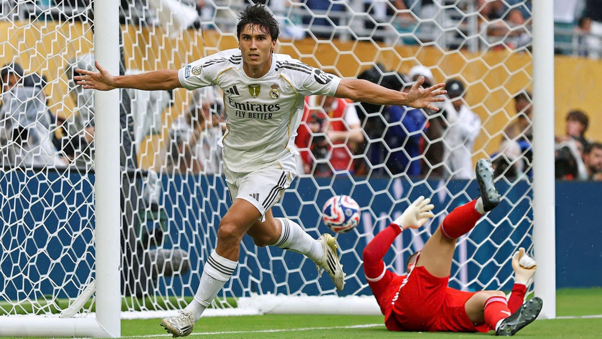 &lsquo;Ngọc th&ocirc;&rsquo; của Real Madrid l&agrave;m dậy s&oacute;ng FIFA Club World Cup
