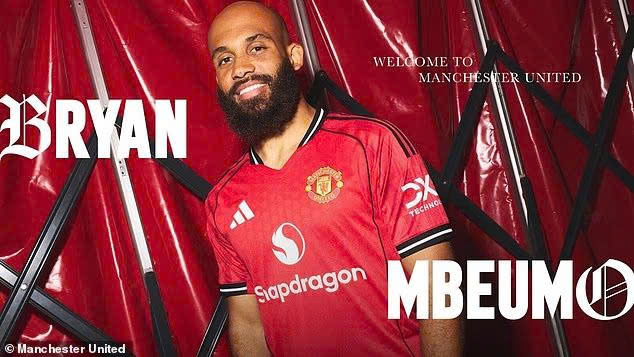 C&oacute; được Bryan Mbeumo, Manchester United vẫn tức giận