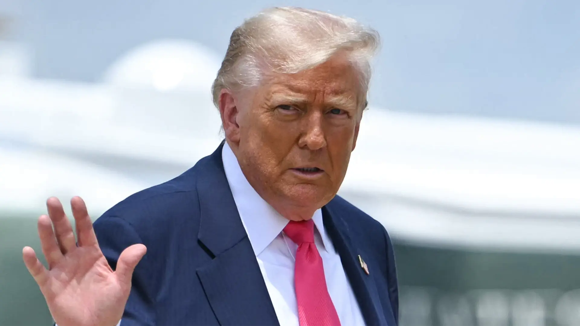 &Ocirc;ng Trump đảo chiều cục diện cuộc chiến thương mại ra sao?