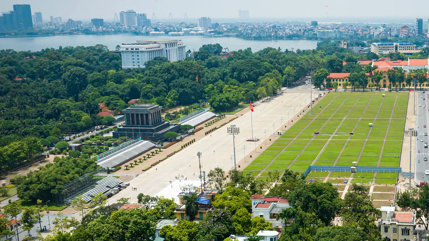 Quảng trường Ba Đ&igrave;nh được mở rộng để phục vụ diễu binh