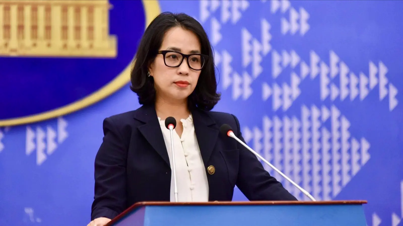 Việt Nam lu&ocirc;n tạo thuận lợi cho người nước ngo&agrave;i nhập cảnh, xuất cảnh