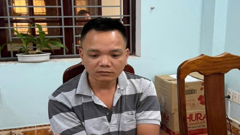 T&agrave;i xế g&acirc;y tai nạn v&igrave; dừng xe ngủ tr&ecirc;n cao tốc