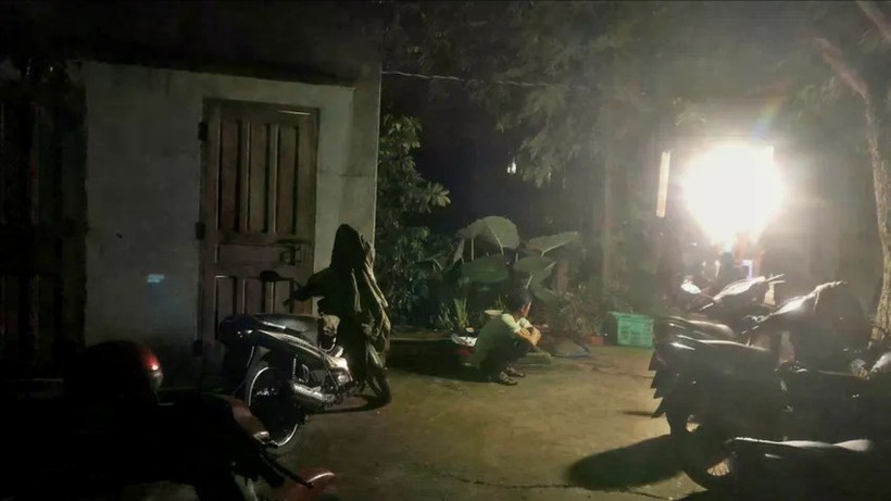 Tạm giữ thanh ni&ecirc;n đ&aacute;nh cha ruột tử vong