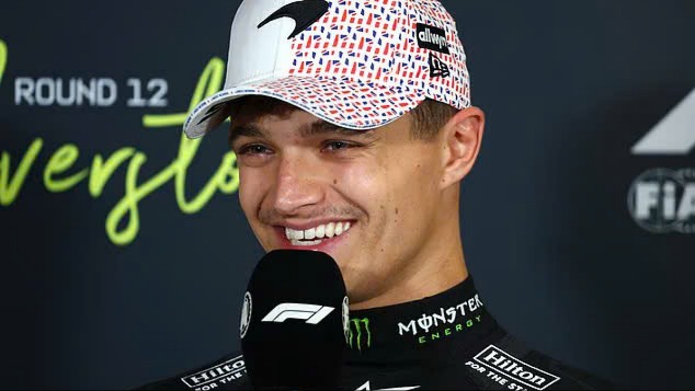 Lando Norris gặp sự cố trong lễ ăn mừng chiến thắng chặng