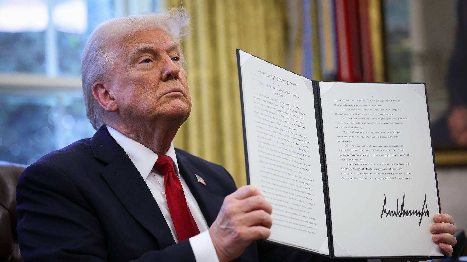 &Ocirc;ng Trump c&ocirc;ng bố mức thuế mới đối với 14 quốc gia