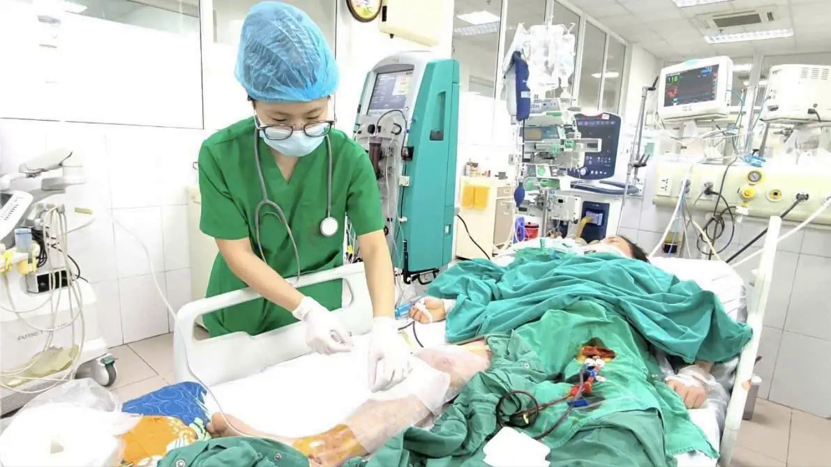 Nguy kịch v&igrave; nhiễm tr&ugrave;ng nặng sau tổn thương nhỏ ở ch&acirc;n