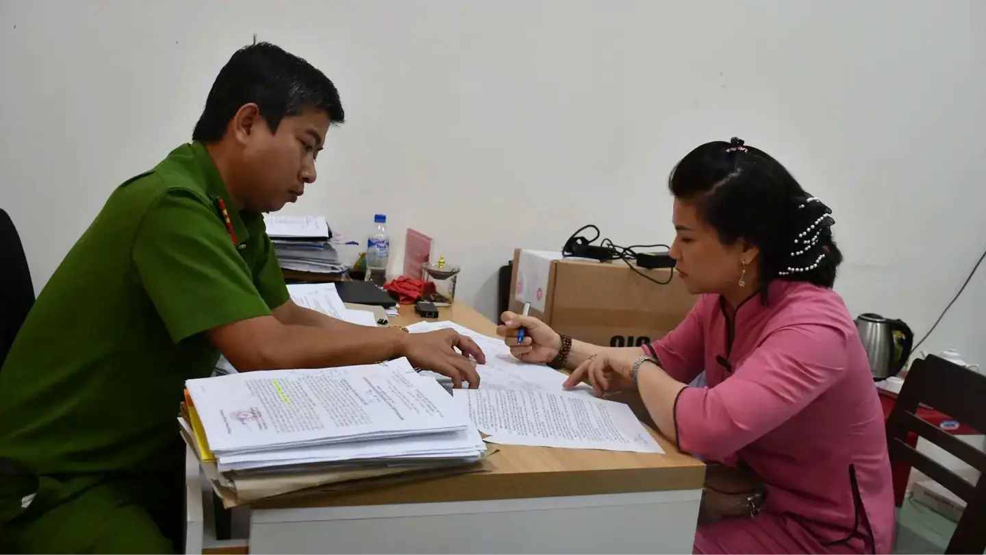 Bắt giữ chủ cơ sở giữ trẻ n&eacute;m b&eacute; trai g&acirc;y chấn thương sọ n&atilde;o